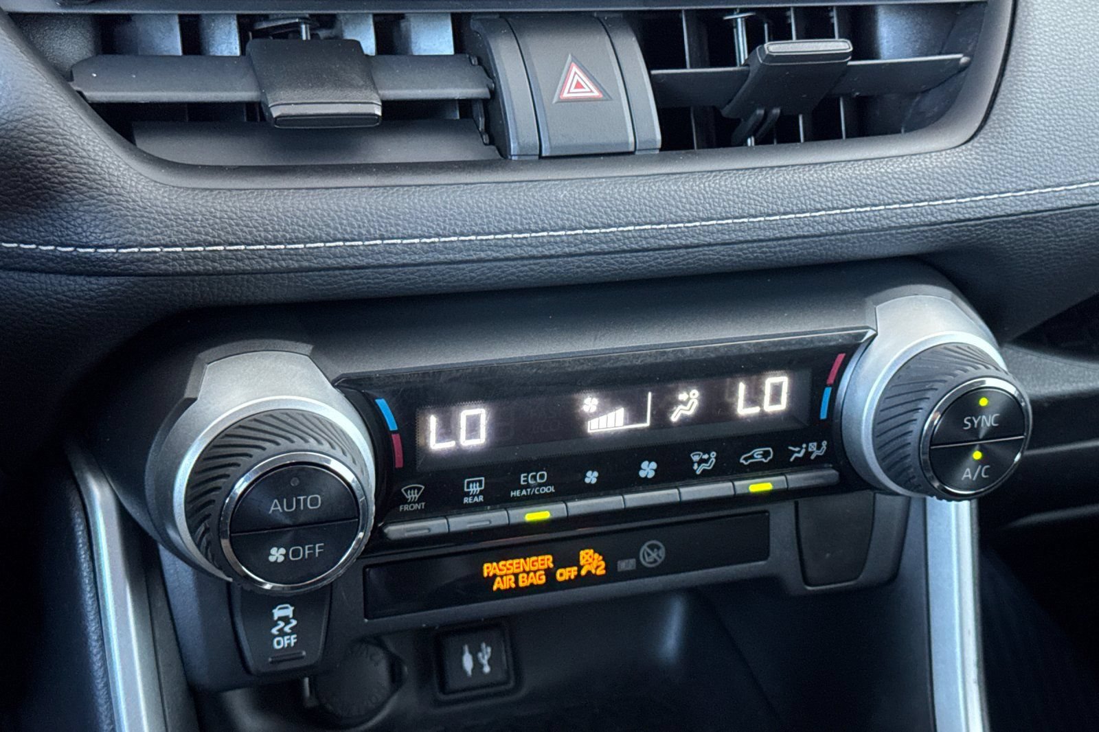 Used 2019 Toyota RAV4 LE w/ All Weather Liner Package AWD/4WD image 24