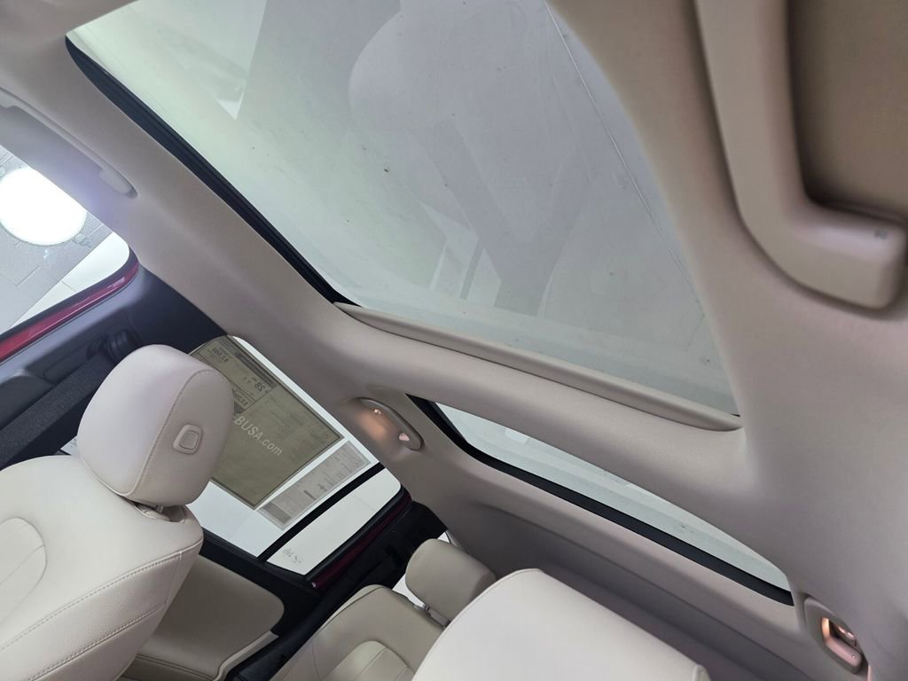 New 2026 Mercedes-Benz GLB 250 image 9