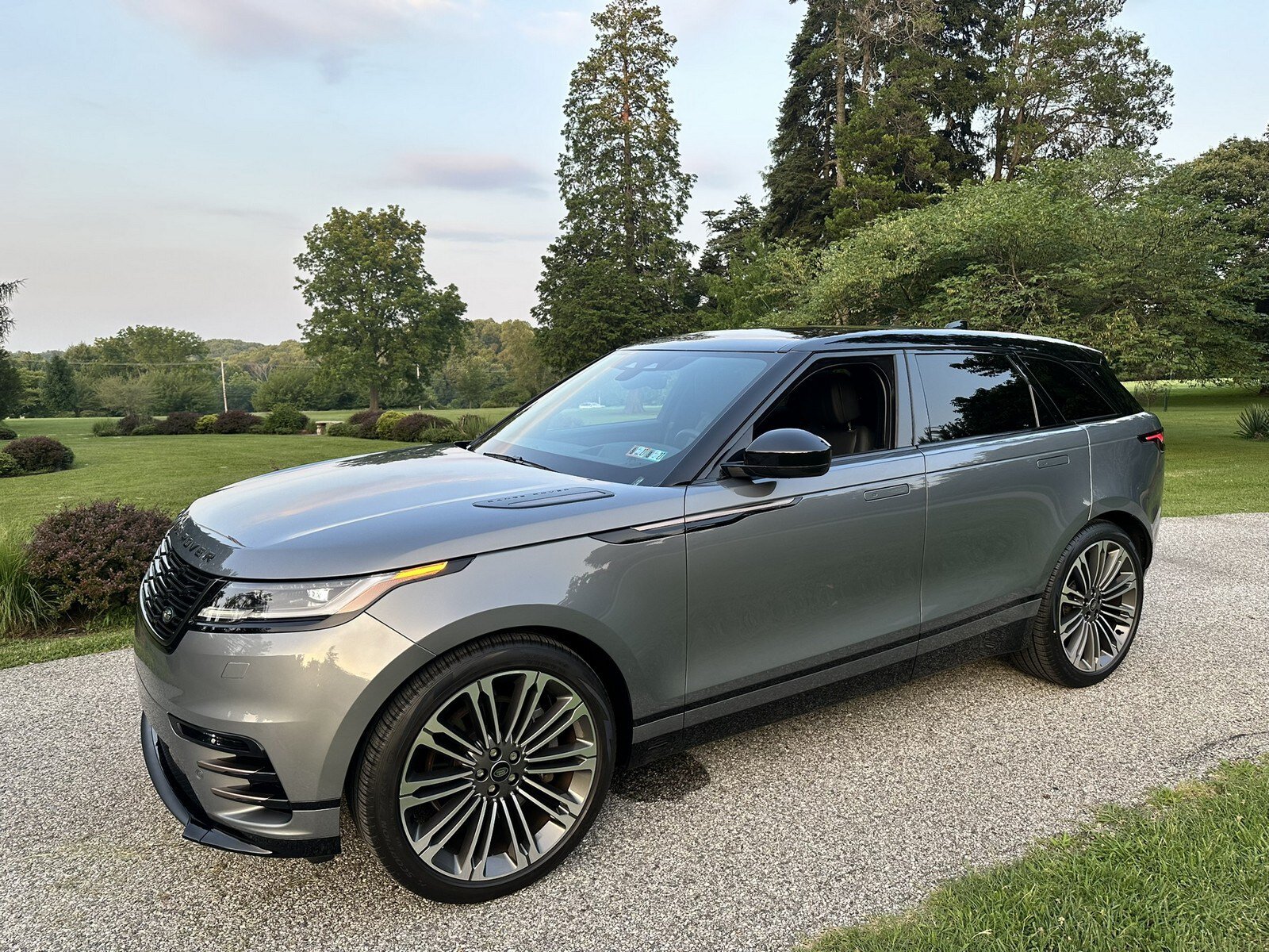 Used 2024 Land Rover Range Rover Velar Dynamic HSE AWD/4WD image 5