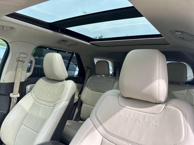 Used 2020 Ford Explorer Platinum w/ Premium Technology Package AWD/4WD image 22