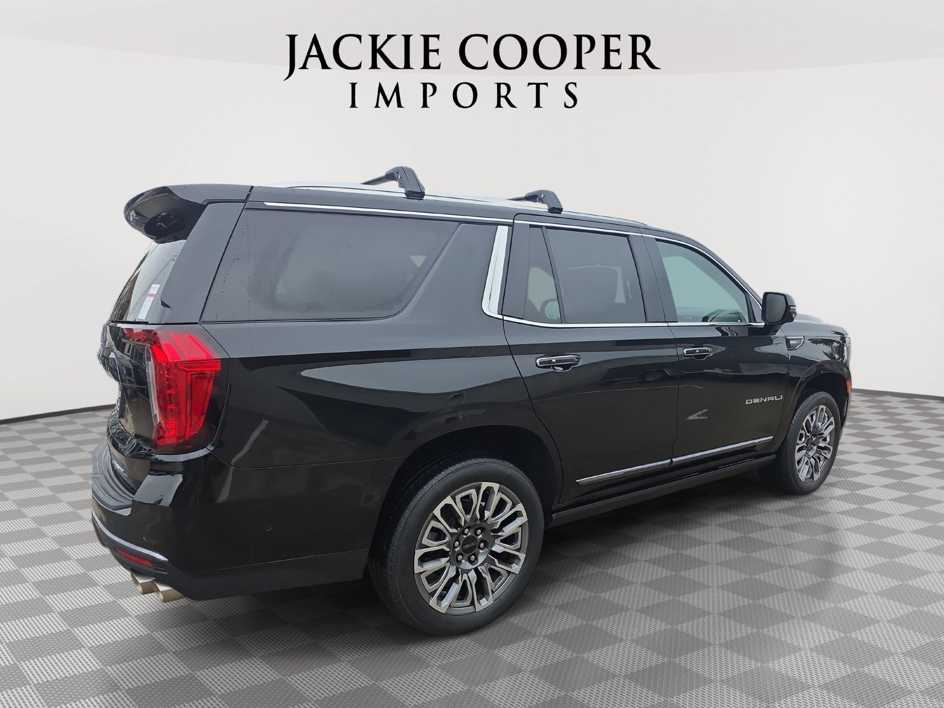 Used 2023 GMC Yukon Denali Ultimate AWD/4WD image 5