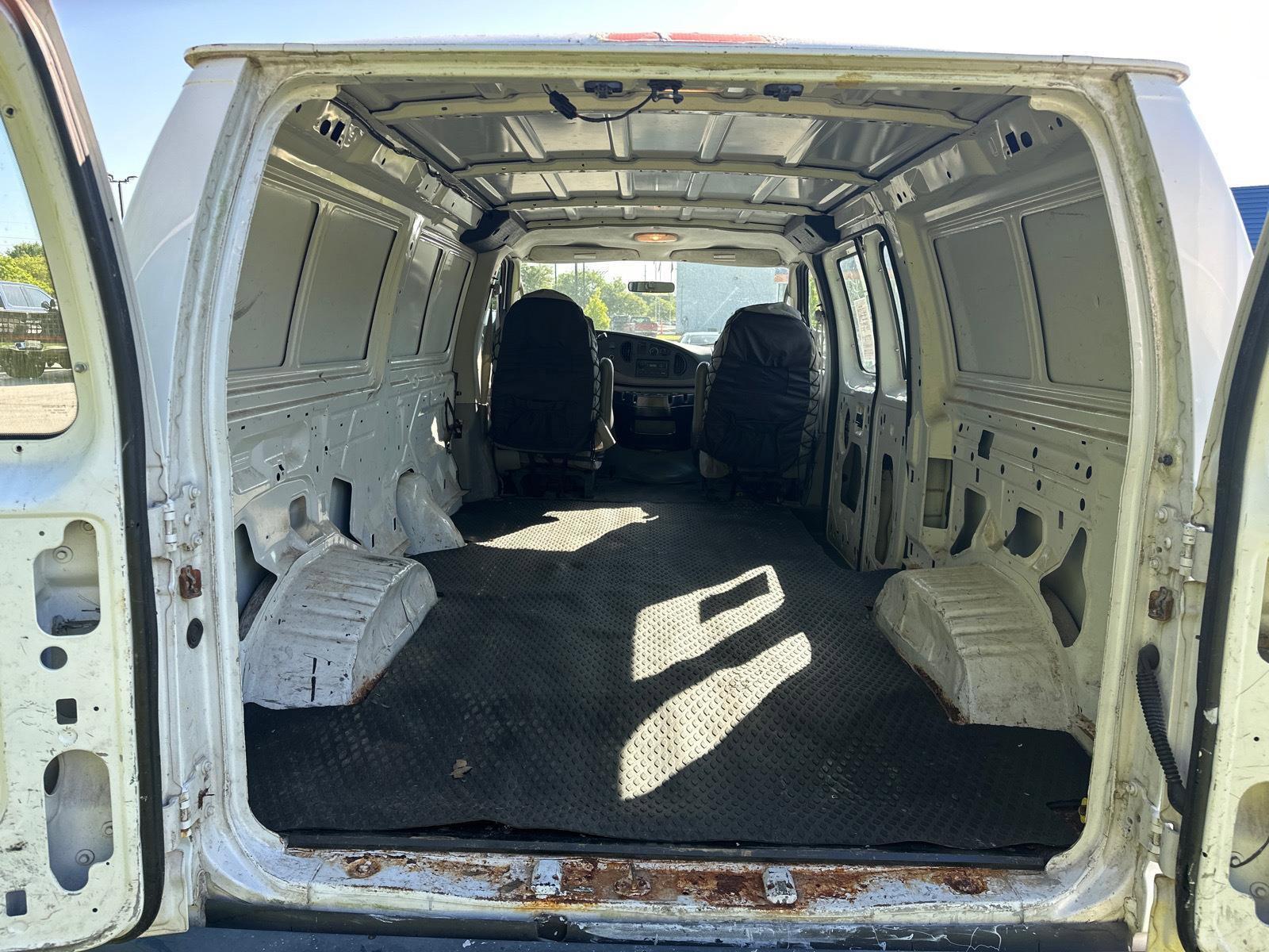 Used 2008 Ford E-150 and Econoline 150 RWD image 8