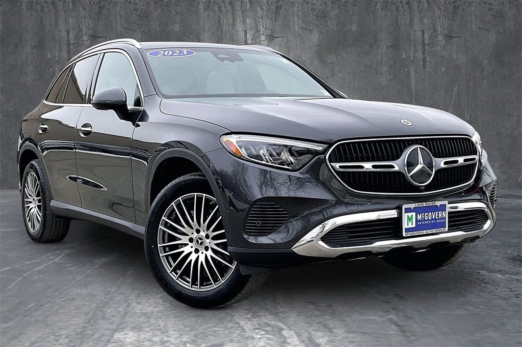 Used 2023 Mercedes-Benz GLC 300 4MATIC image 3
