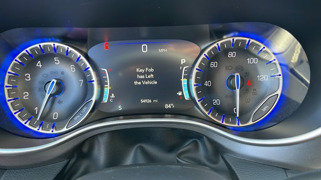 Used 2024 Chrysler Pacifica Touring-L image 29