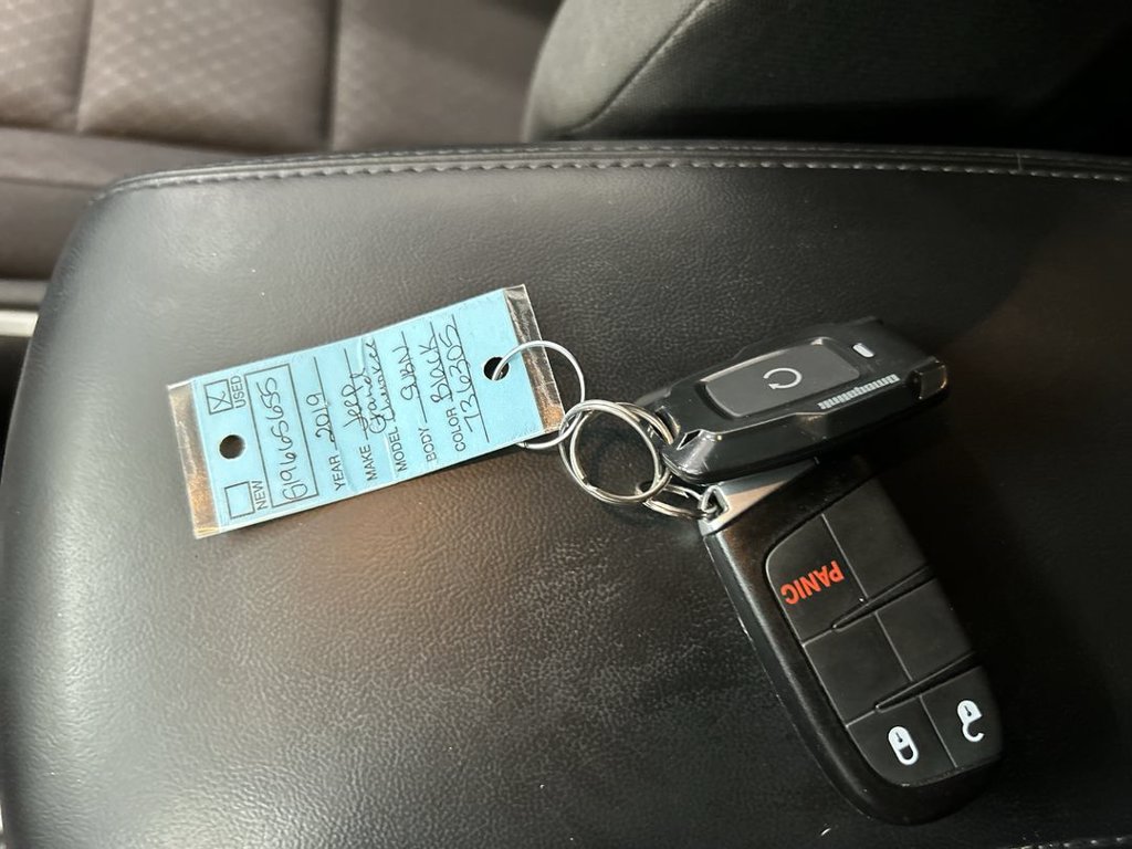 Used 2019 Jeep Grand Cherokee Laredo AWD/4WD image 12