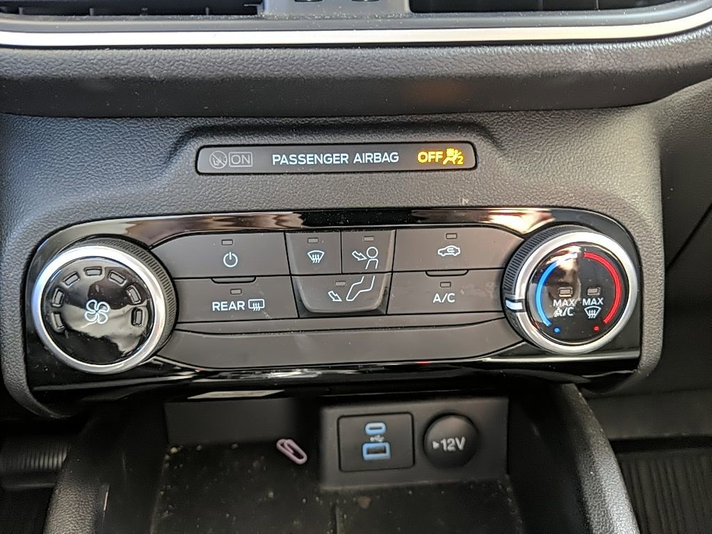 Used 2022 Ford Escape SE image 21