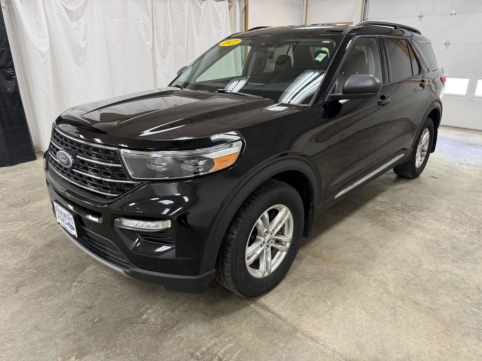 Used 2022 Ford Explorer XLT w/ Equipment Group 202A AWD/4WD image 4