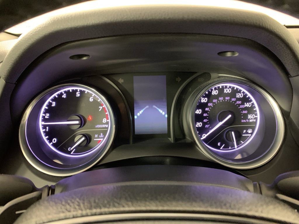 Used 2020 Toyota Camry SE image 19