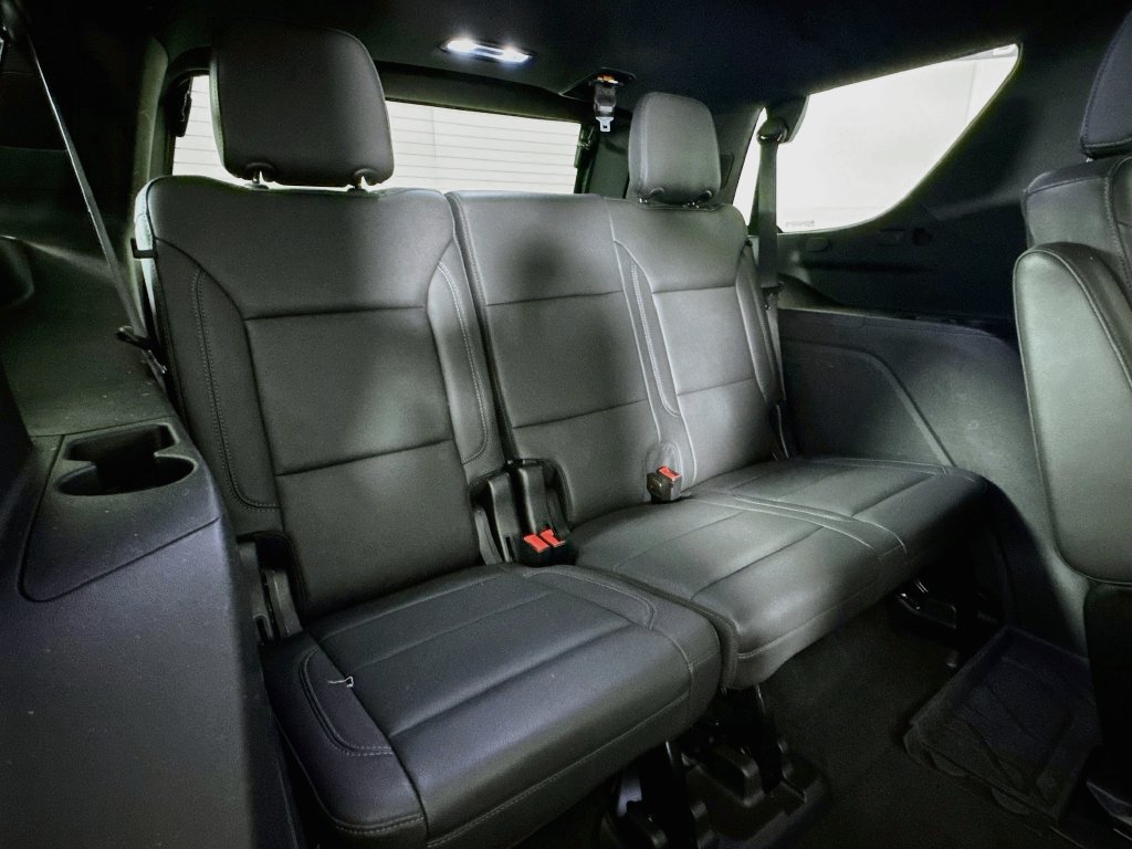 Used 2023 Chevrolet Tahoe Z71 w/ Luxury Package AWD/4WD image 29