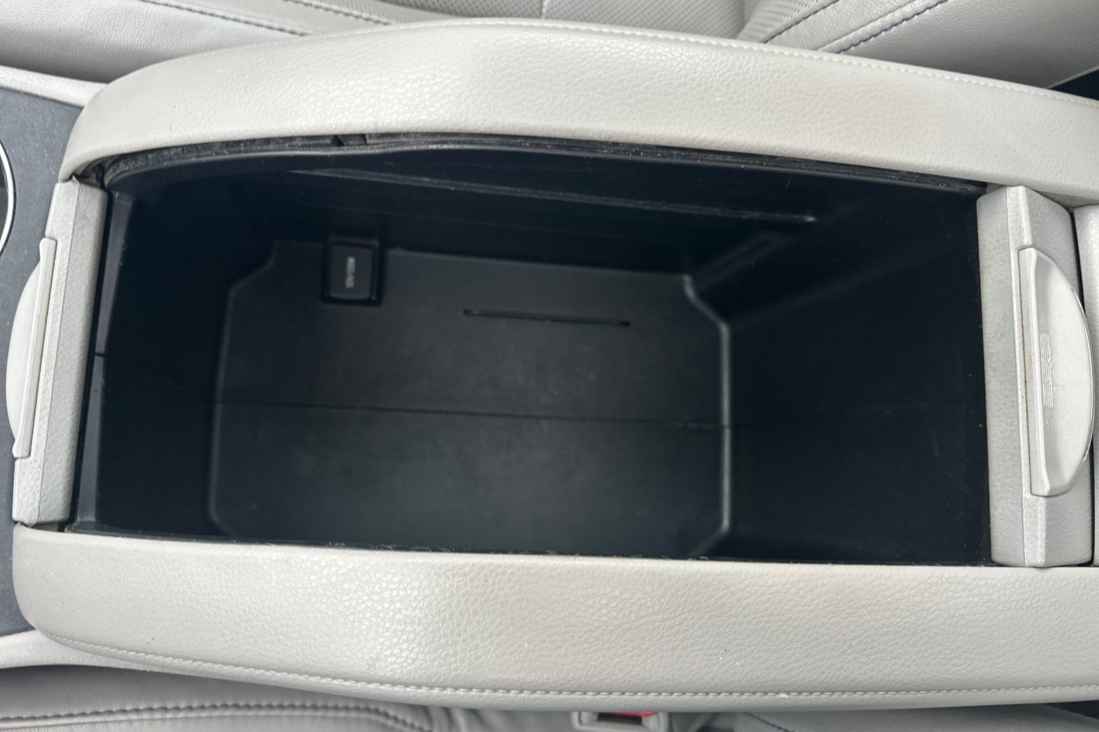 Used 2016 Toyota Highlander Limited image 32