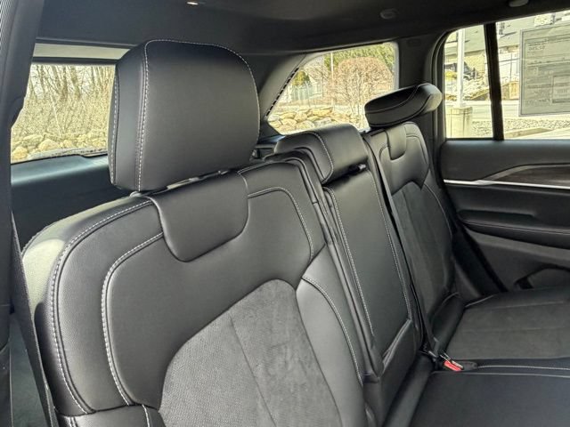 New 2026 Jeep Grand Cherokee Altitude AWD/4WD image 31