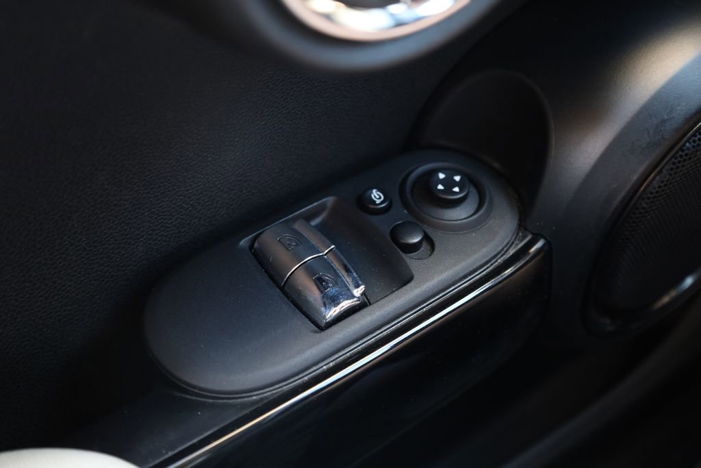 Used 2020 MINI Cooper SE w/ 6.5" Touchscreen Package image 21