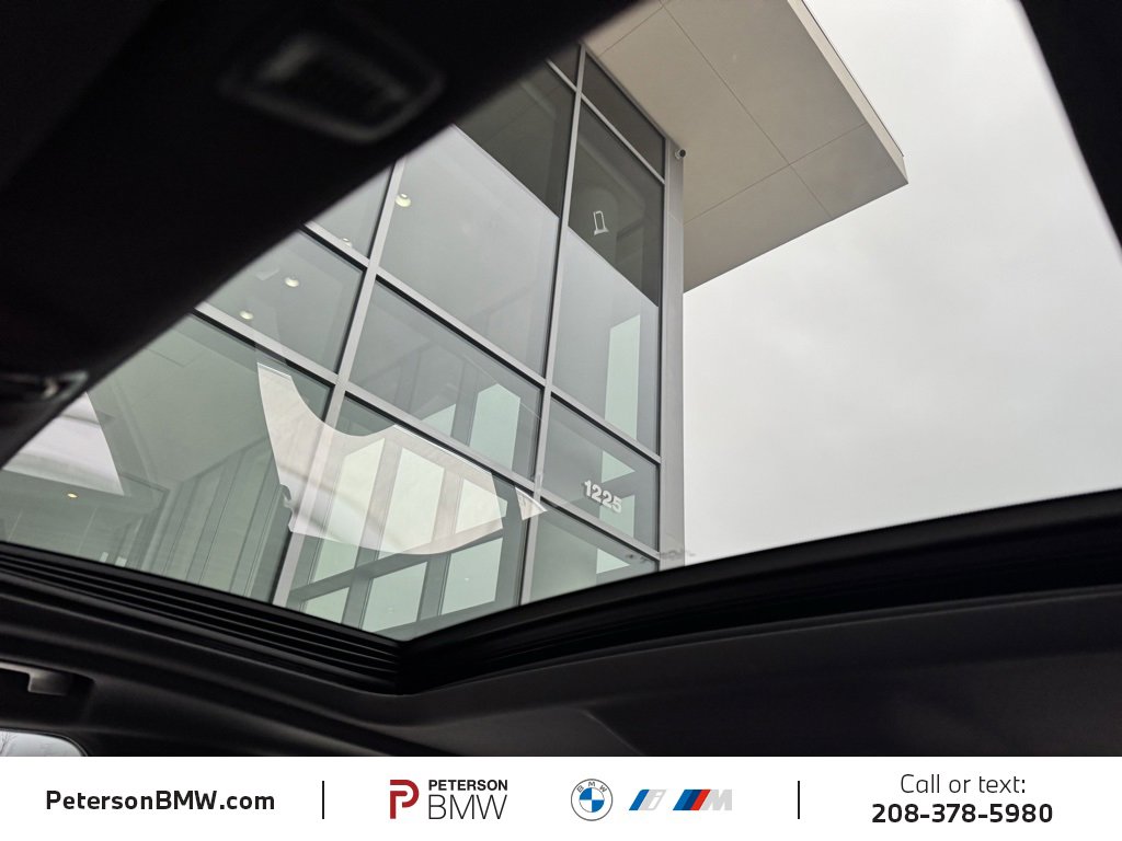 Used 2023 BMW 530i xDrive w/ Premium Package image 32