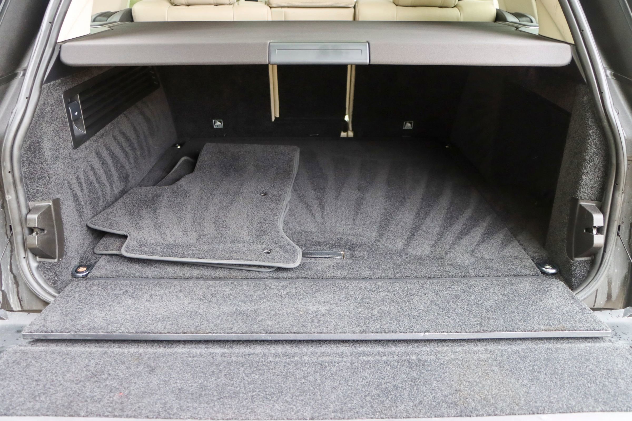 Used 2017 Land Rover Range Rover HSE image 18