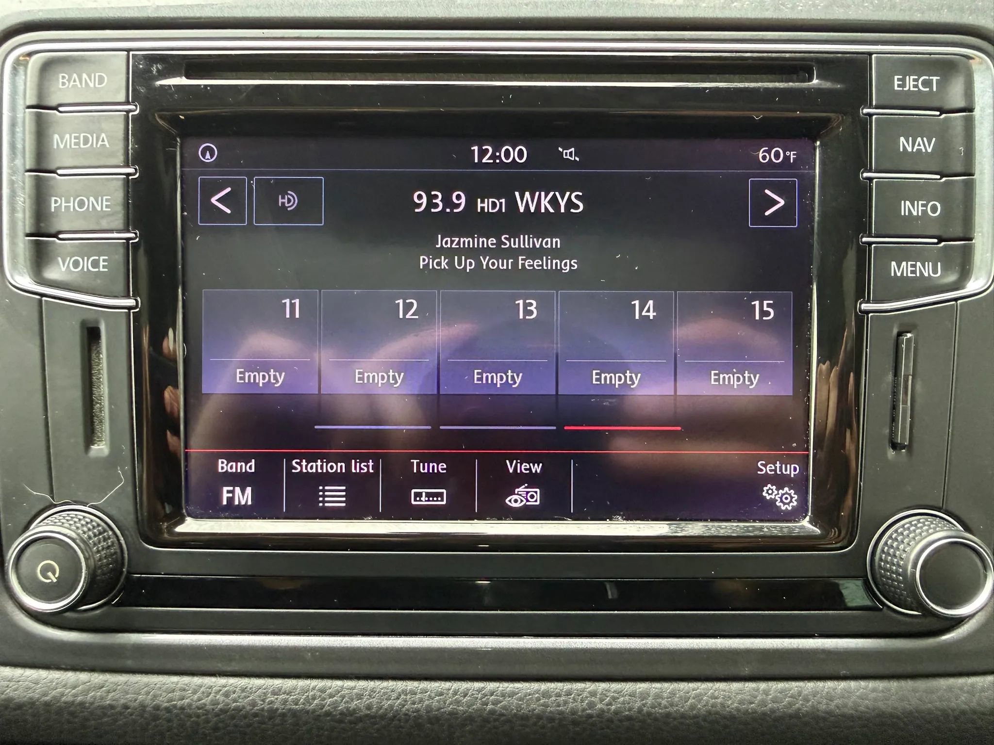 Used 2017 Volkswagen Tiguan Sport FWD image 15