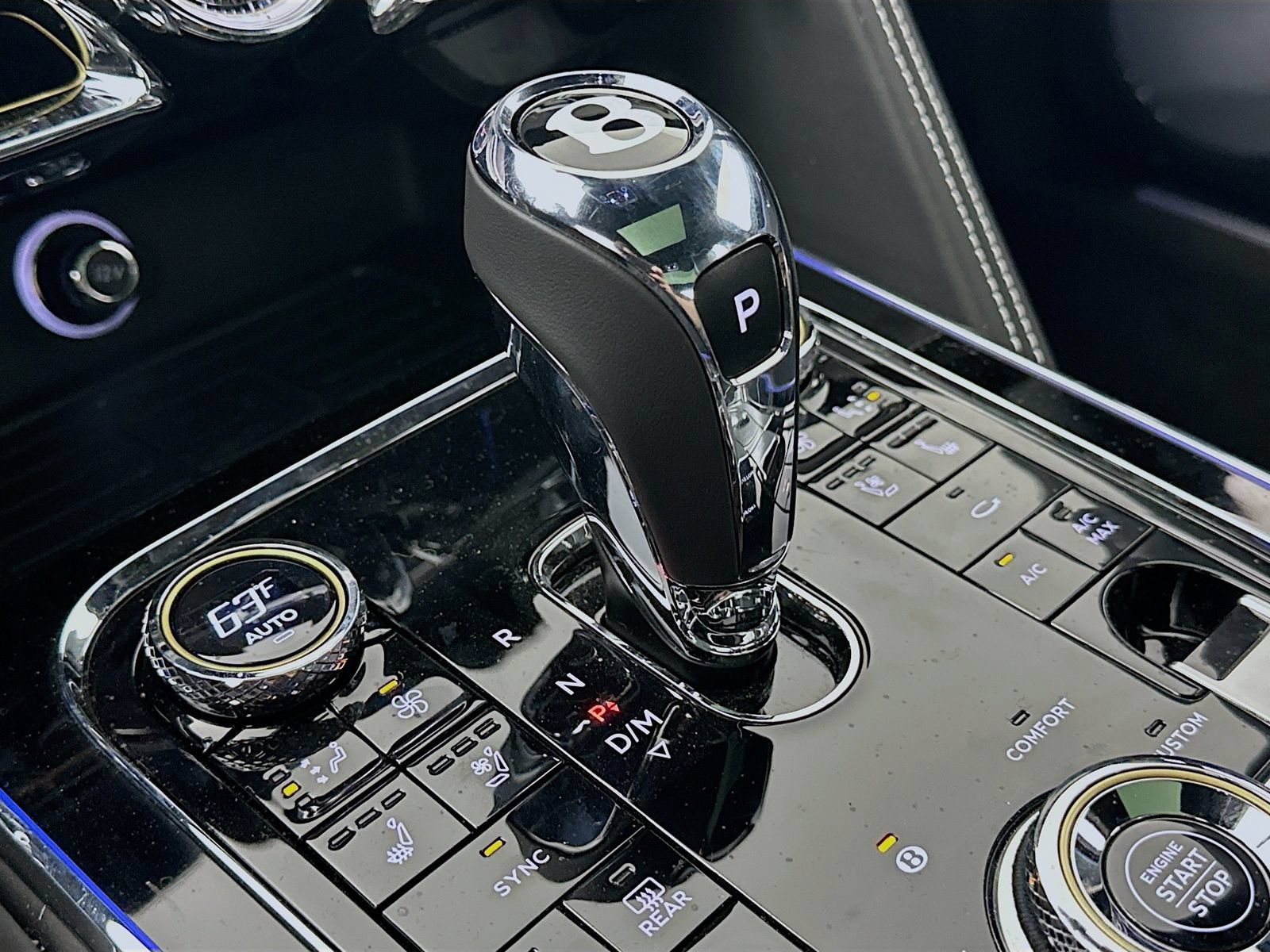 Used 2024 Bentley Flying Spur V8 AWD/4WD image 29