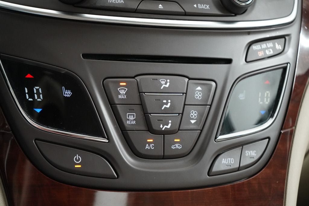Used 2014 Buick Regal FWD image 16