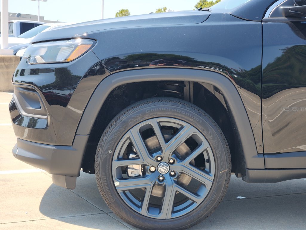 New 2026 Jeep Compass Latitude AWD/4WD image 5