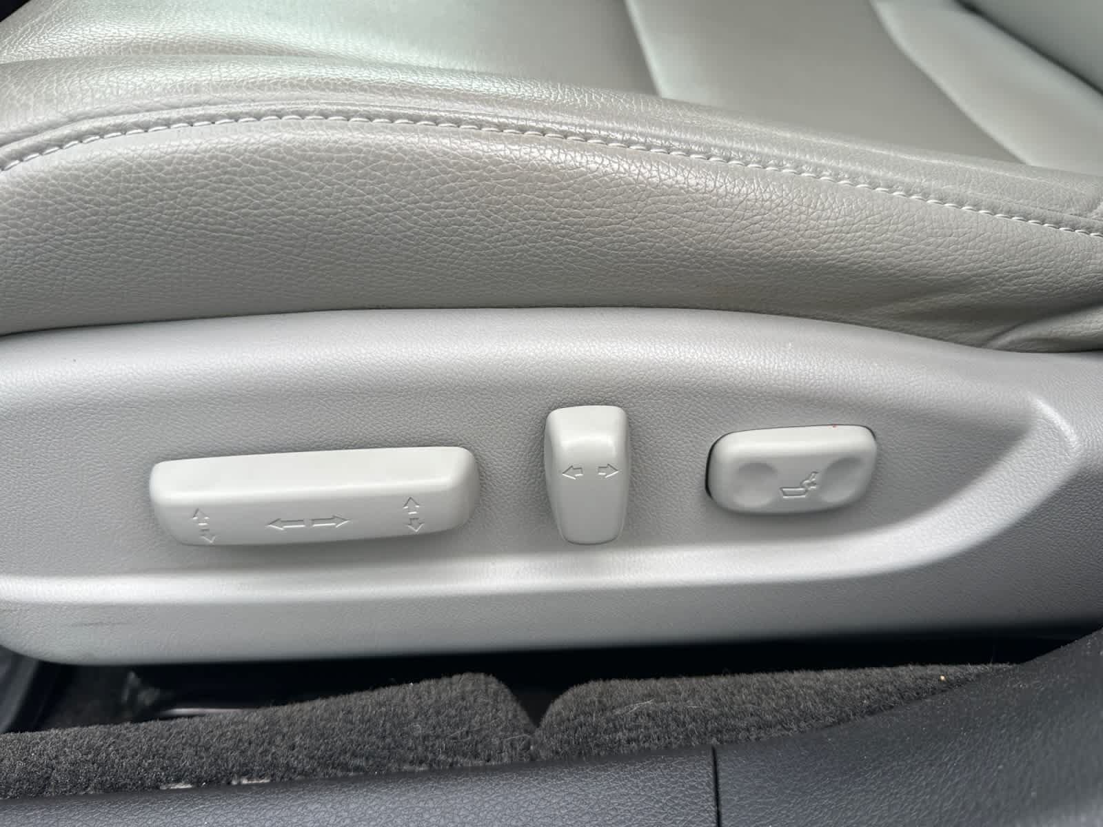 Used 2017 Acura TLX FWD image 20