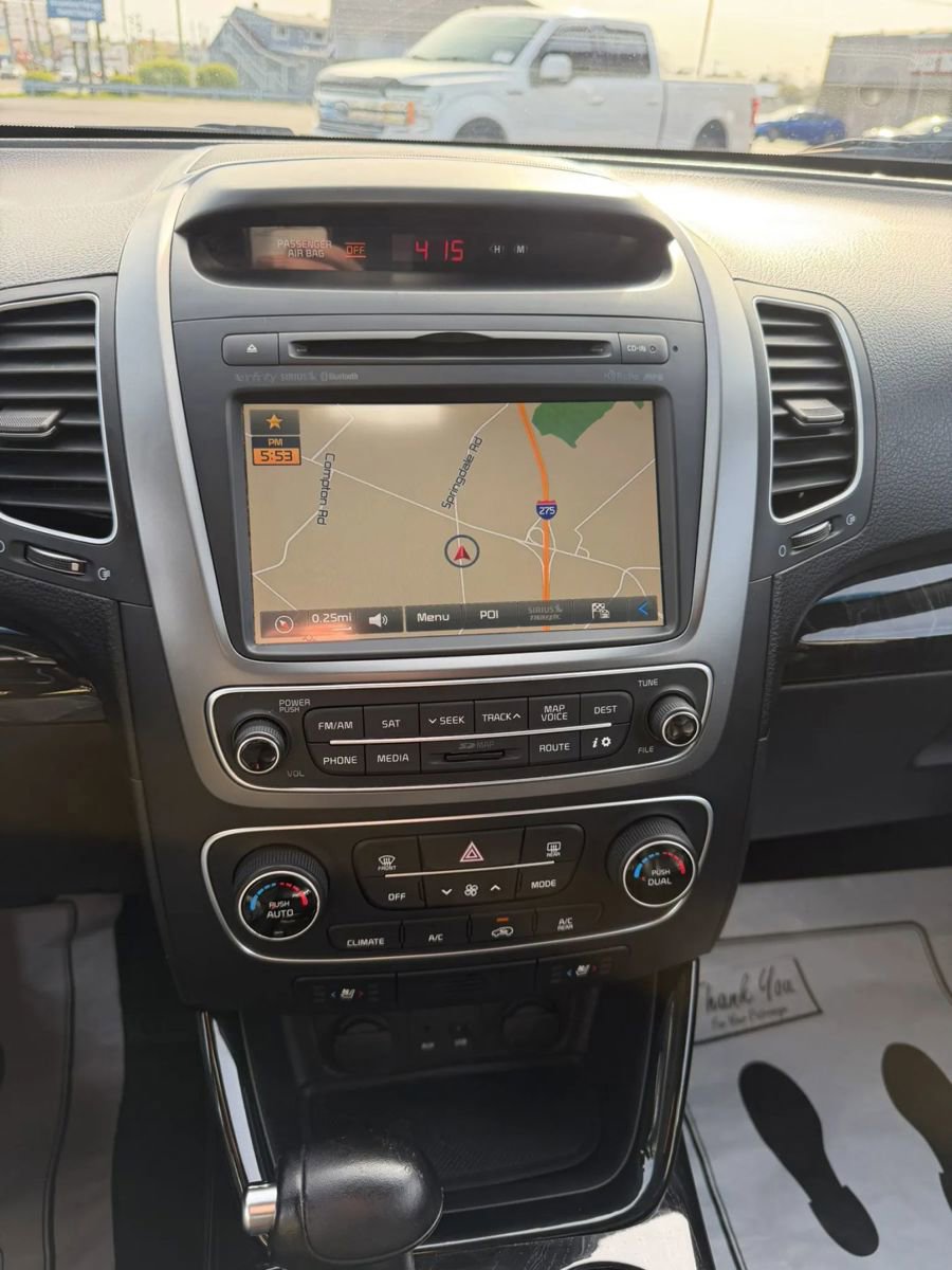 Used 2015 Kia Sorento SX image 13