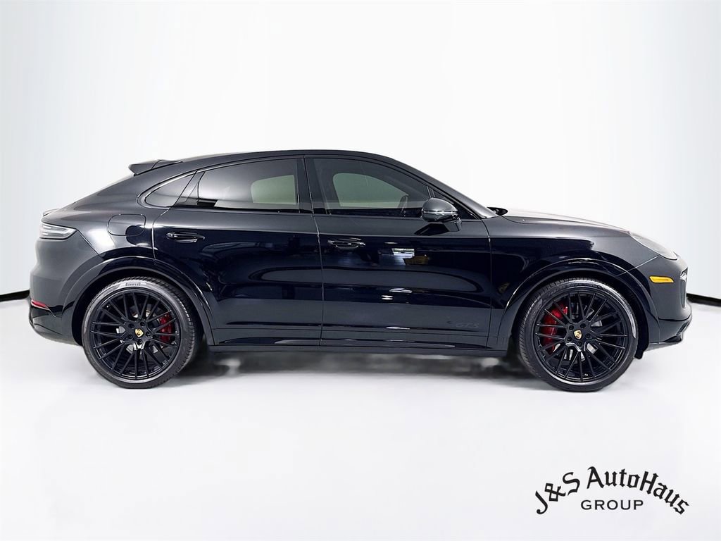 Used 2022 Porsche Cayenne GTS AWD/4WD image 8