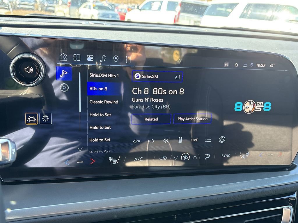 New 2026 Chevrolet Traverse LT w/ Sun and Wheel Package image 14