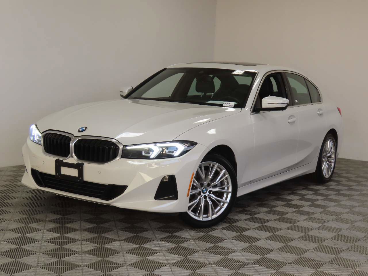 Used 2024 BMW 330i xDrive Sedan AWD/4WD image 1