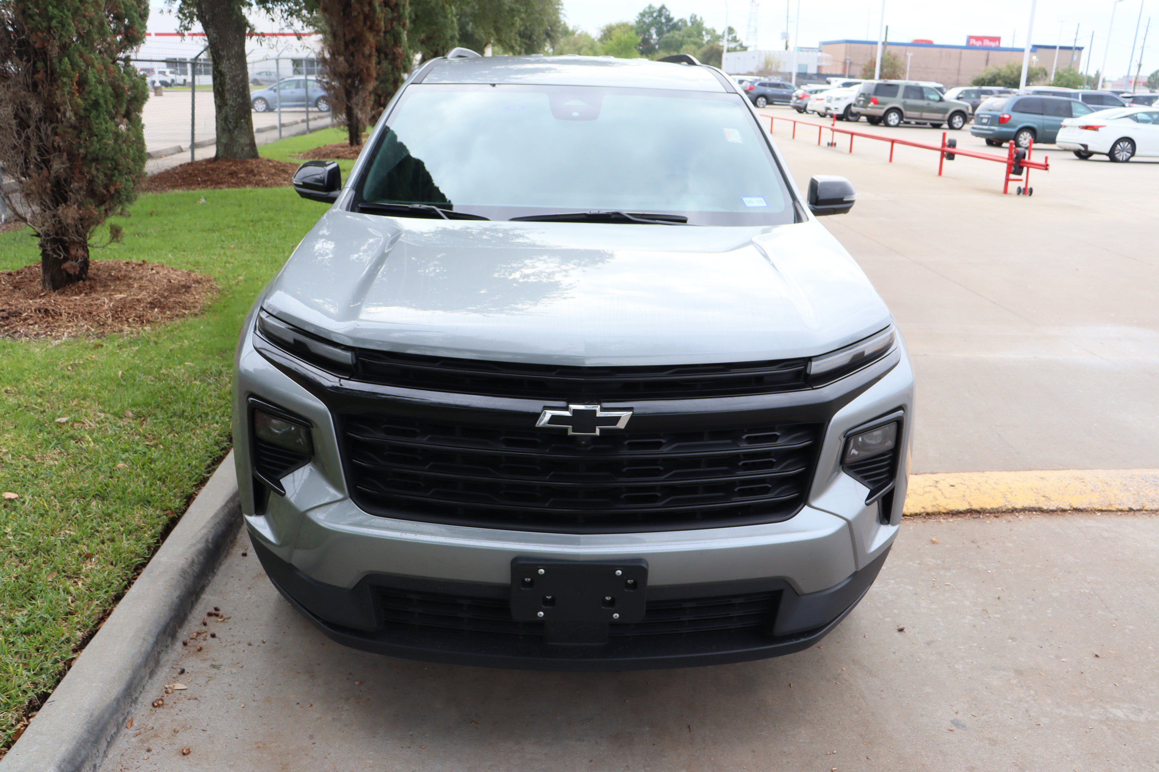 Used 2024 Chevrolet Traverse LT w/ Midnight/Sport Edition image 3