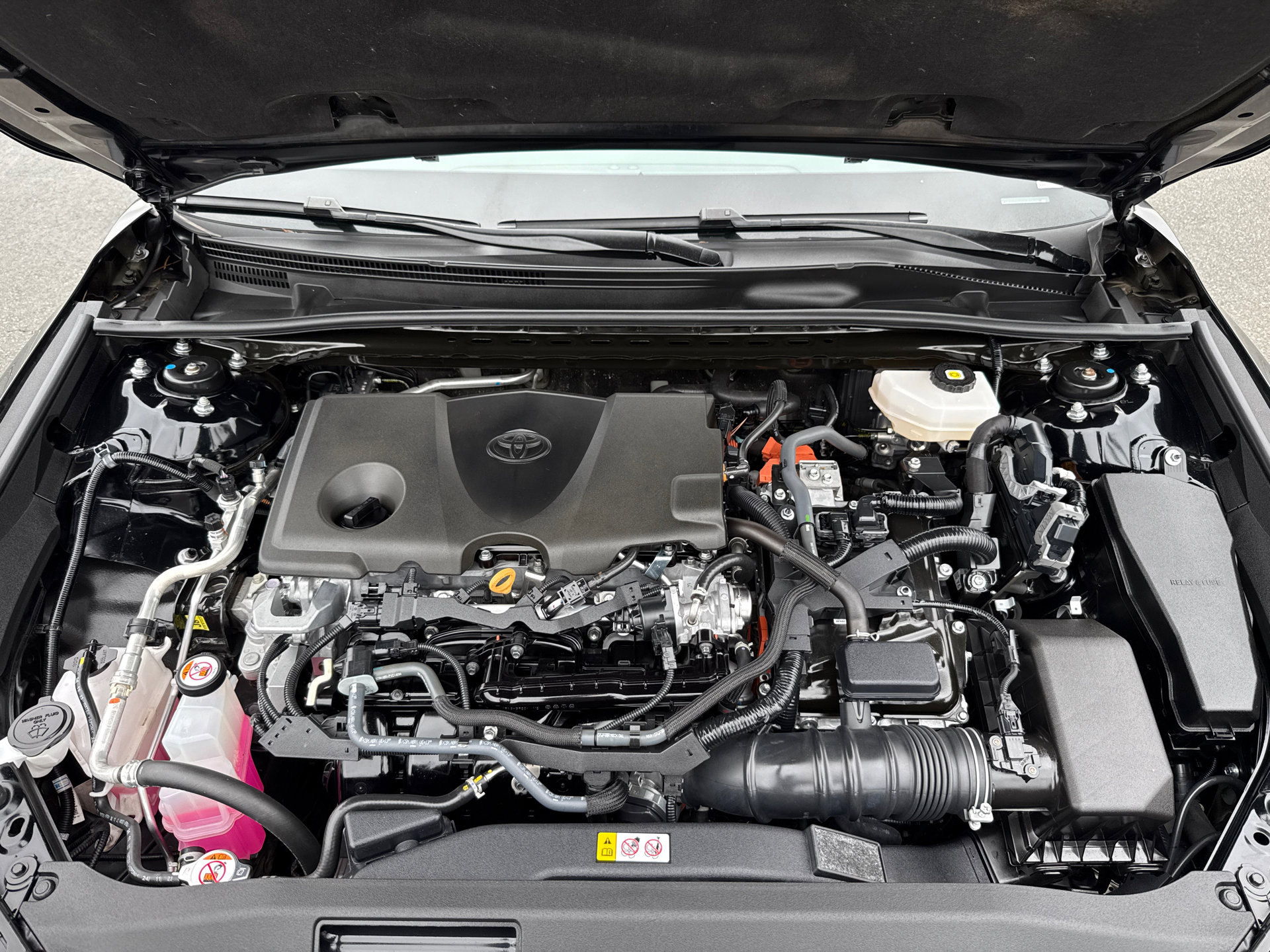 Certified 2025 Toyota Camry SE FWD image 6