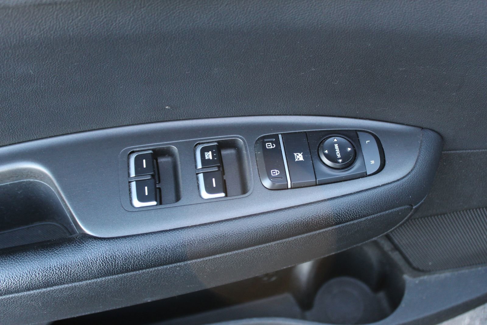 Used 2018 Kia Optima LX image 19