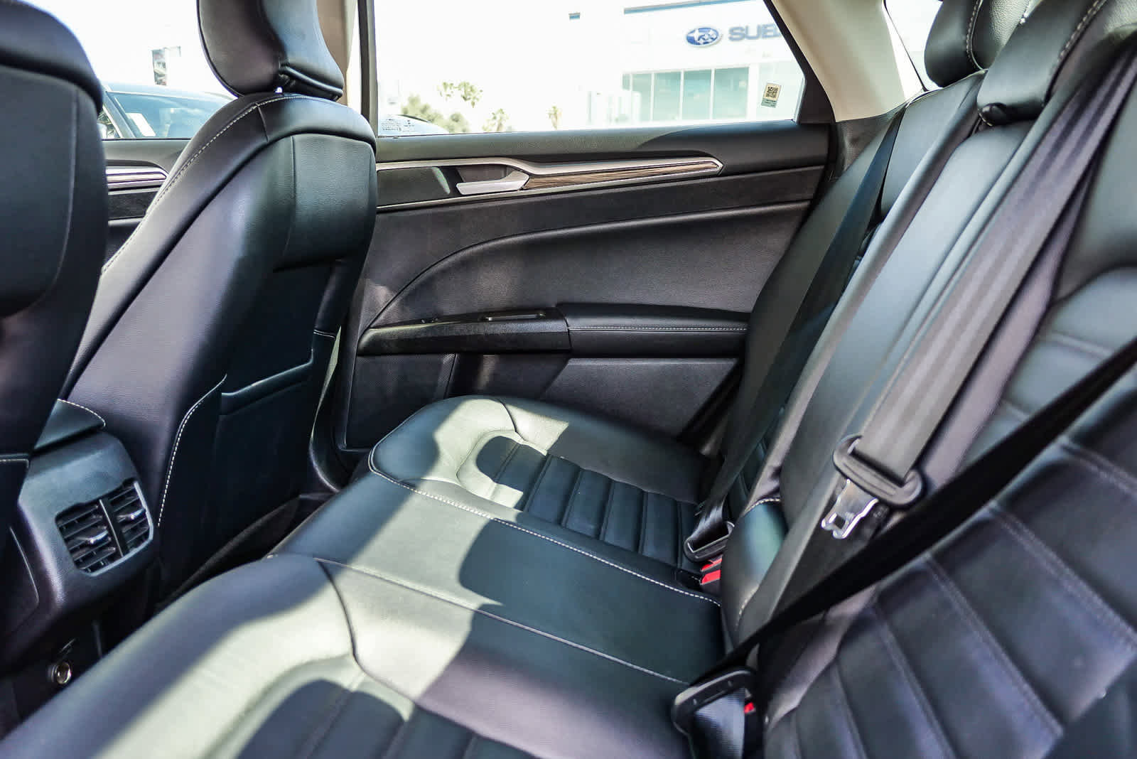Used 2017 Ford Fusion SE w/ Fusion SE Technology Package FWD image 18