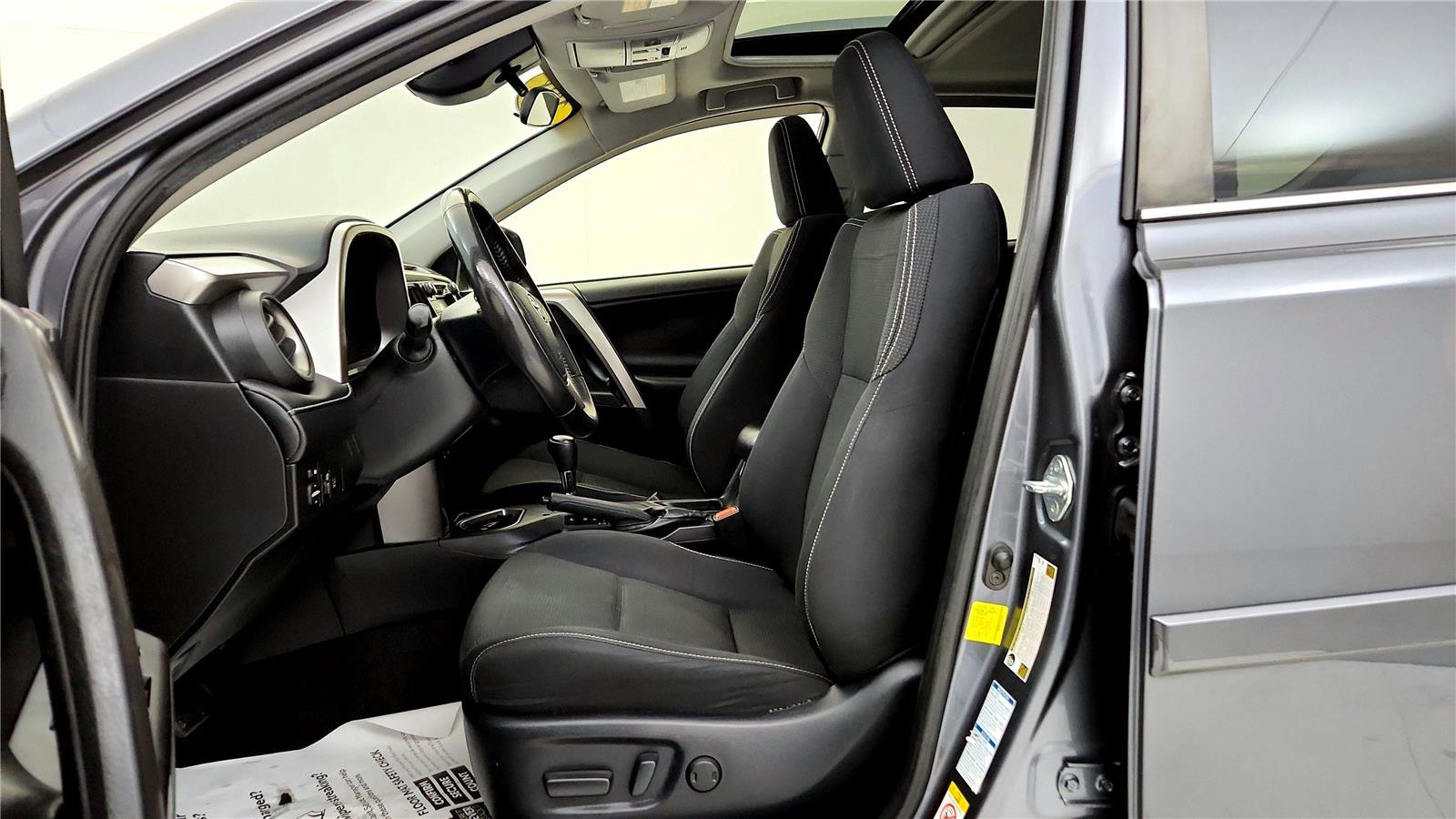 Certified 2018 Toyota RAV4 XLE w/ Carpet Mat Package image 25