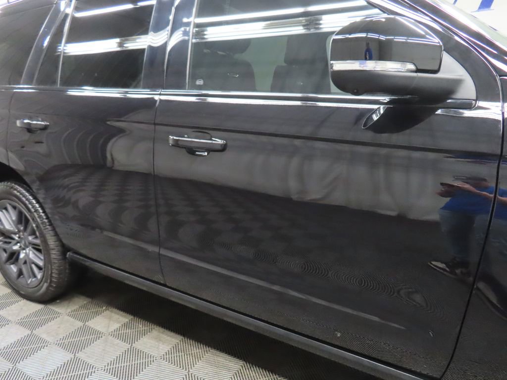 Used 2025 Ford Expedition Platinum w/ Stealth Performance Package AWD/4WD image 41