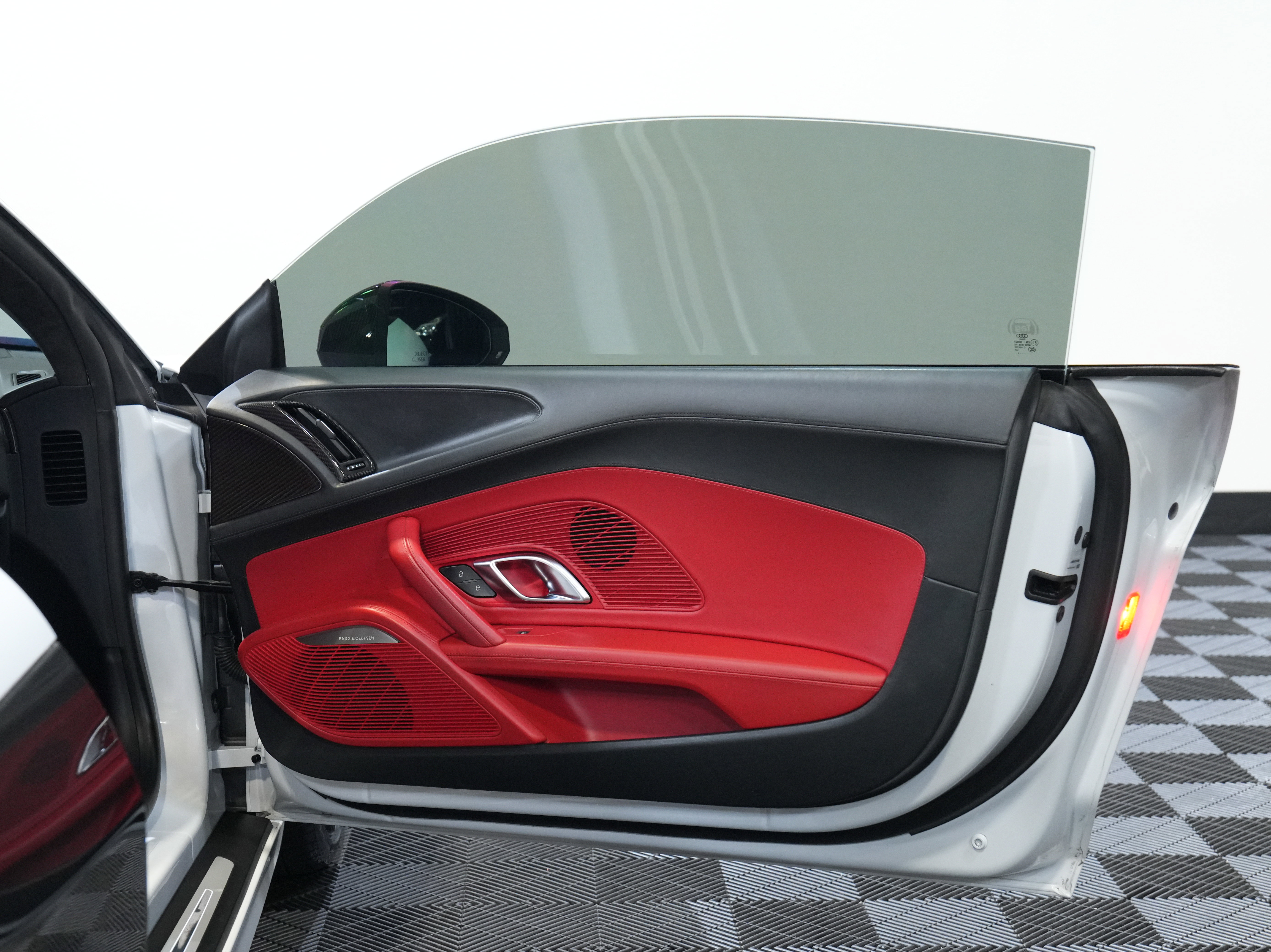 Used 2018 Audi R8 V10 plus image 25