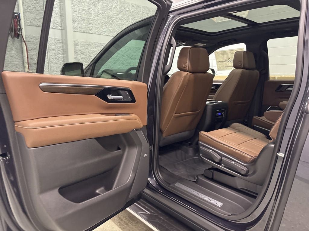 New 2026 Chevrolet Suburban High Country image 26