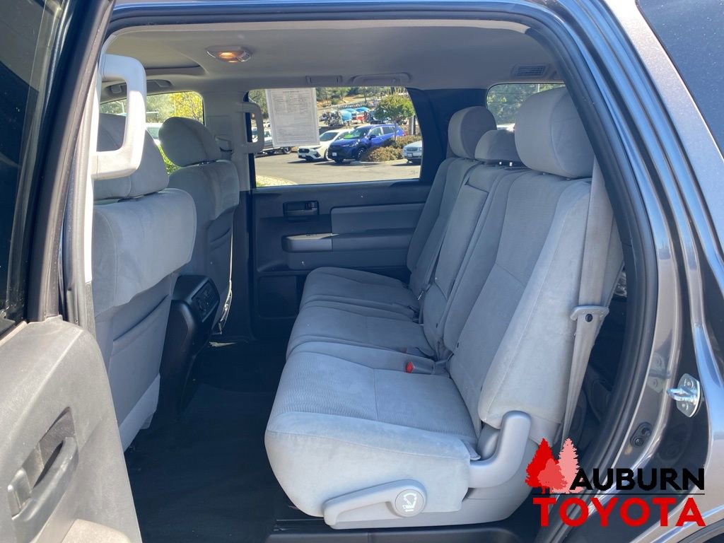 Used 2015 Toyota Sequoia SR5 RWD image 30