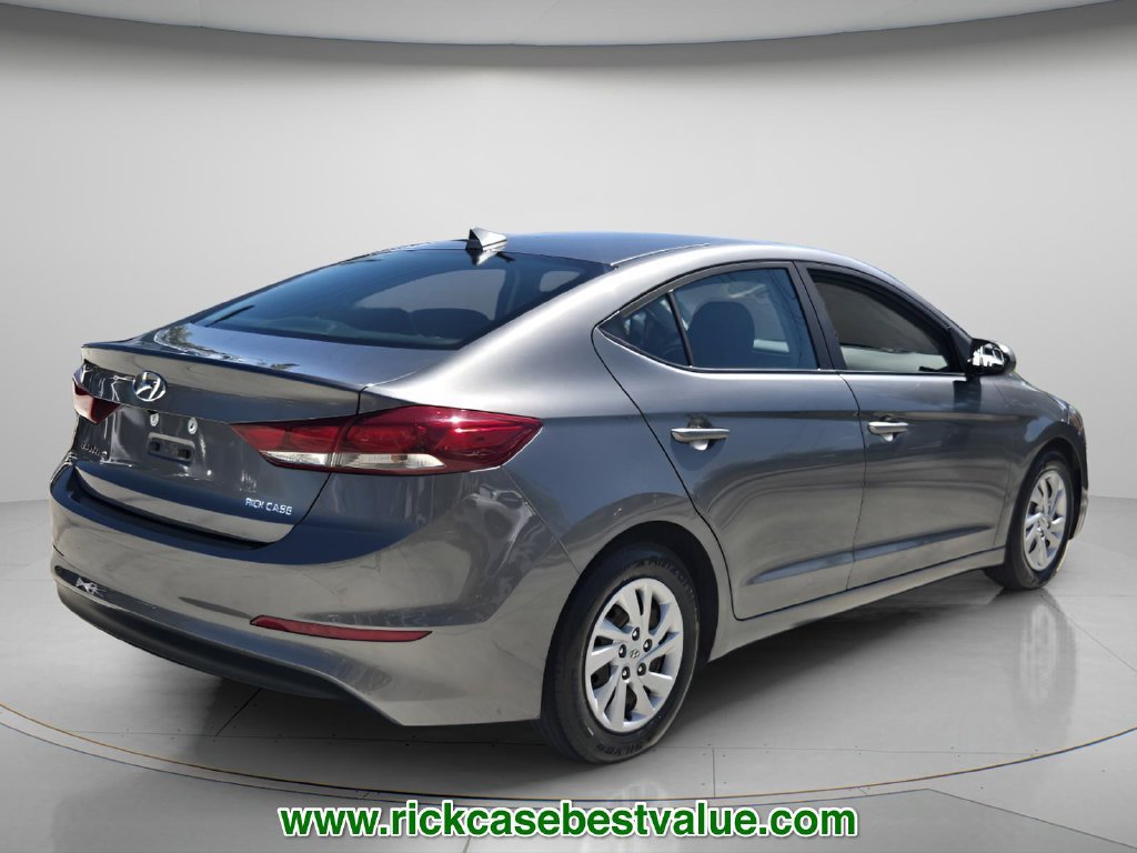 Used 2018 Hyundai Elantra SE w/ SE Connectivity Package 04 FWD image 6