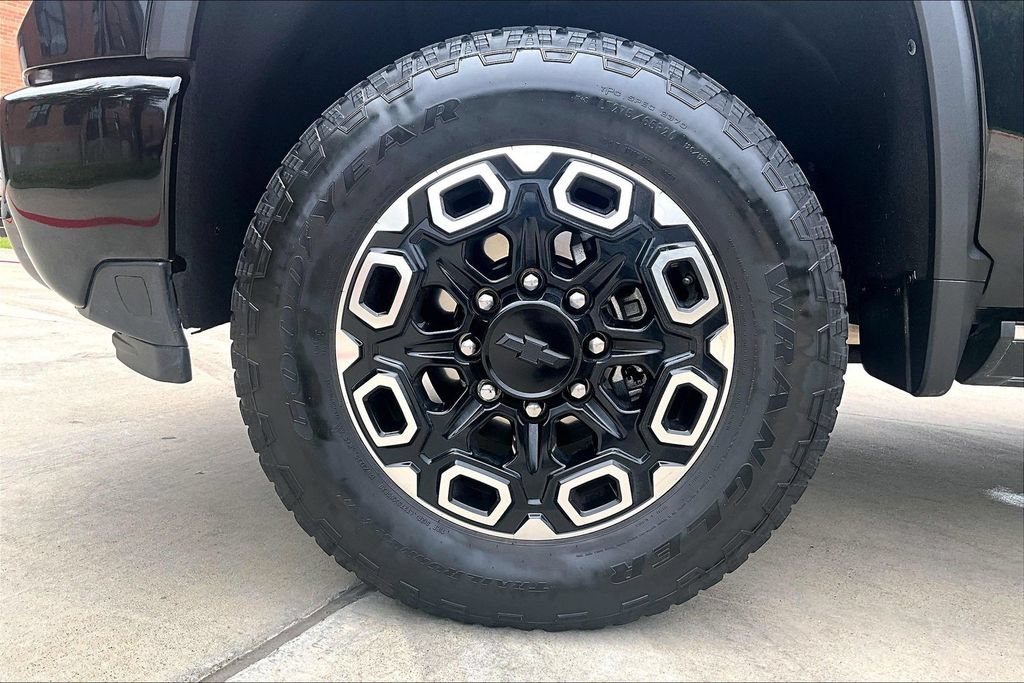 Used 2024 Chevrolet Silverado 2500 High Country w/ High Country Premium Package AWD/4WD image 11