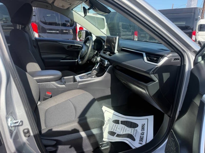 Used 2025 Toyota RAV4 LE FWD image 7
