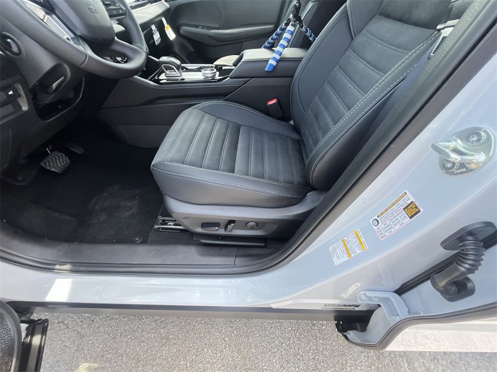 New 2025 Mitsubishi Outlander SE image 12