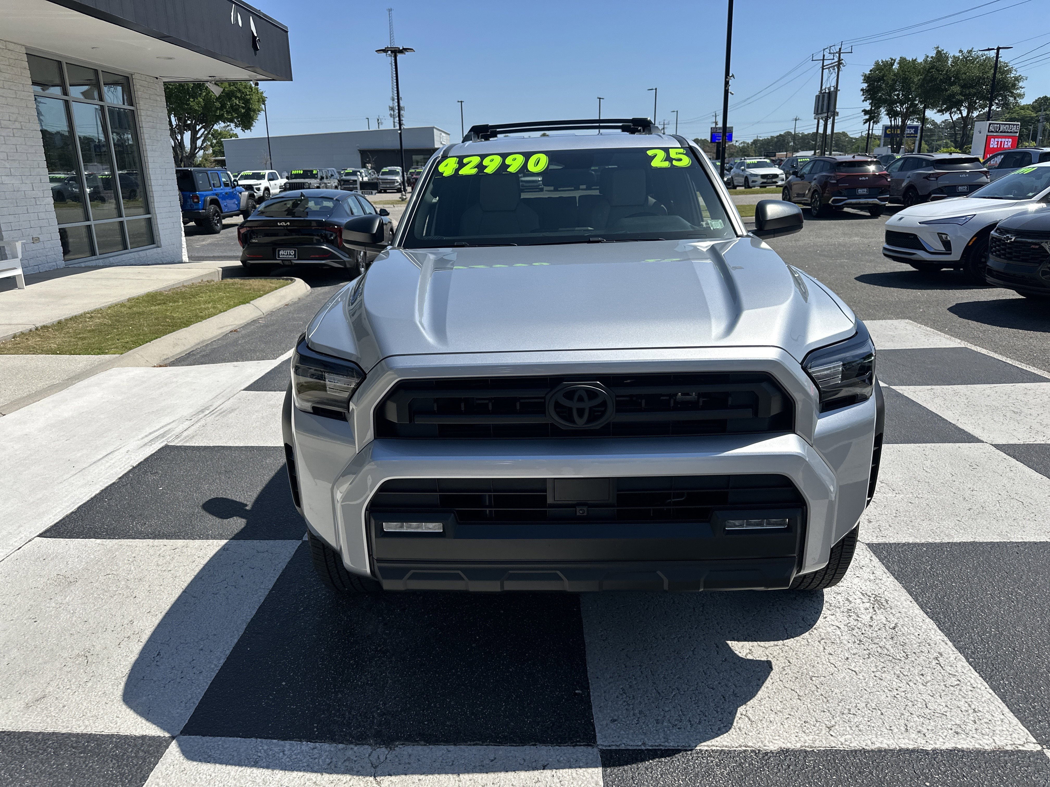 Used 2025 Toyota 4Runner SR5 AWD/4WD image 2