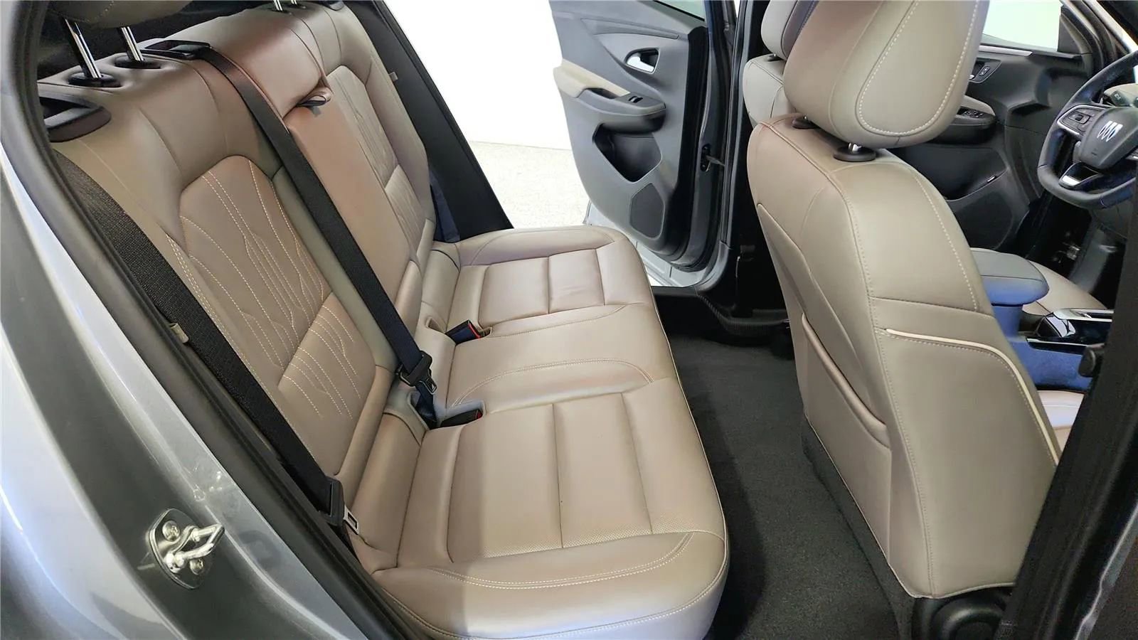 Used 2024 Buick Envista Avenir image 37