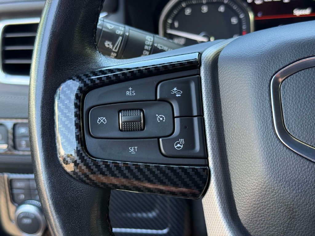Used 2021 GMC Yukon Denali w/ Advanced Technology Package AWD/4WD image 34