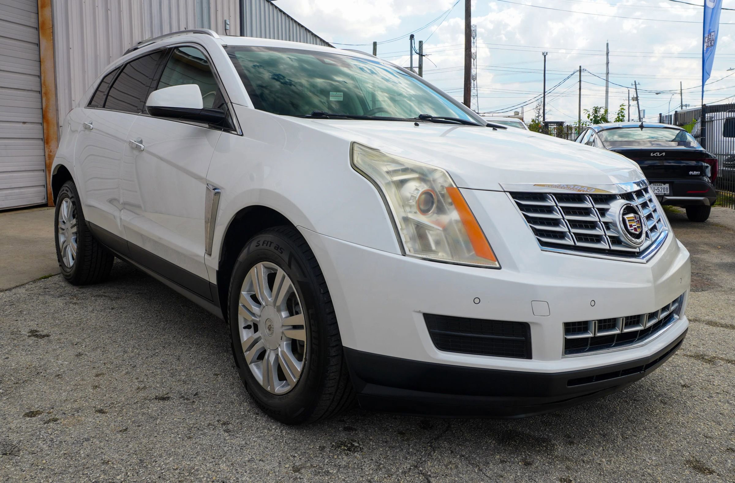 Used 2016 Cadillac SRX Luxury w/ Driver Awareness Package image 9