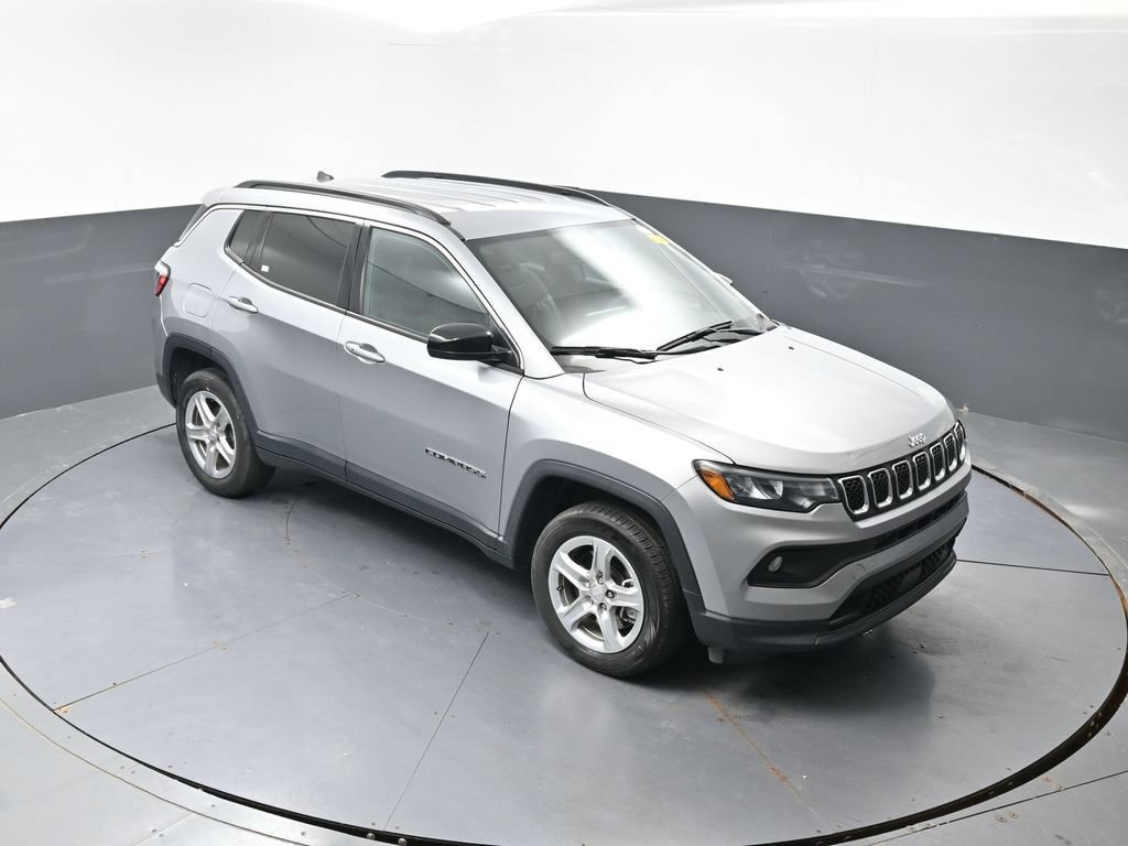 Used 2024 Jeep Compass Latitude AWD/4WD image 43