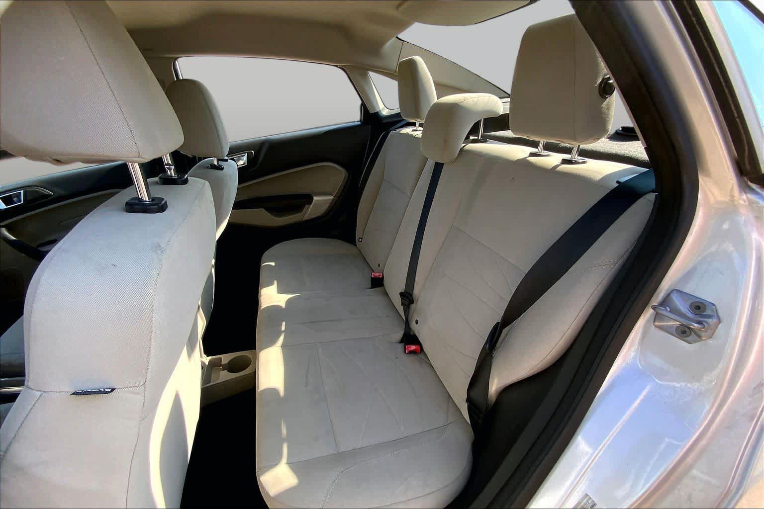 Used 2014 Ford Fiesta SE FWD image 17