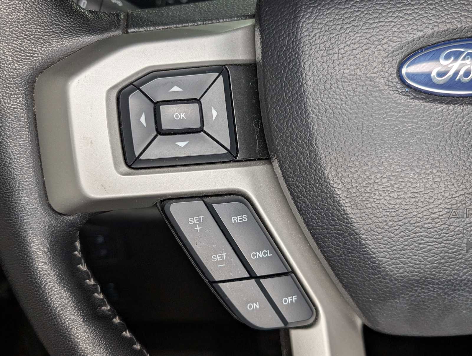 Used 2019 Ford F150 Lariat w/ Equipment Group 502A Luxury AWD/4WD image 38