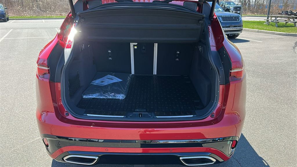 Certified 2023 Jaguar F-PACE R-Dynamic S image 25