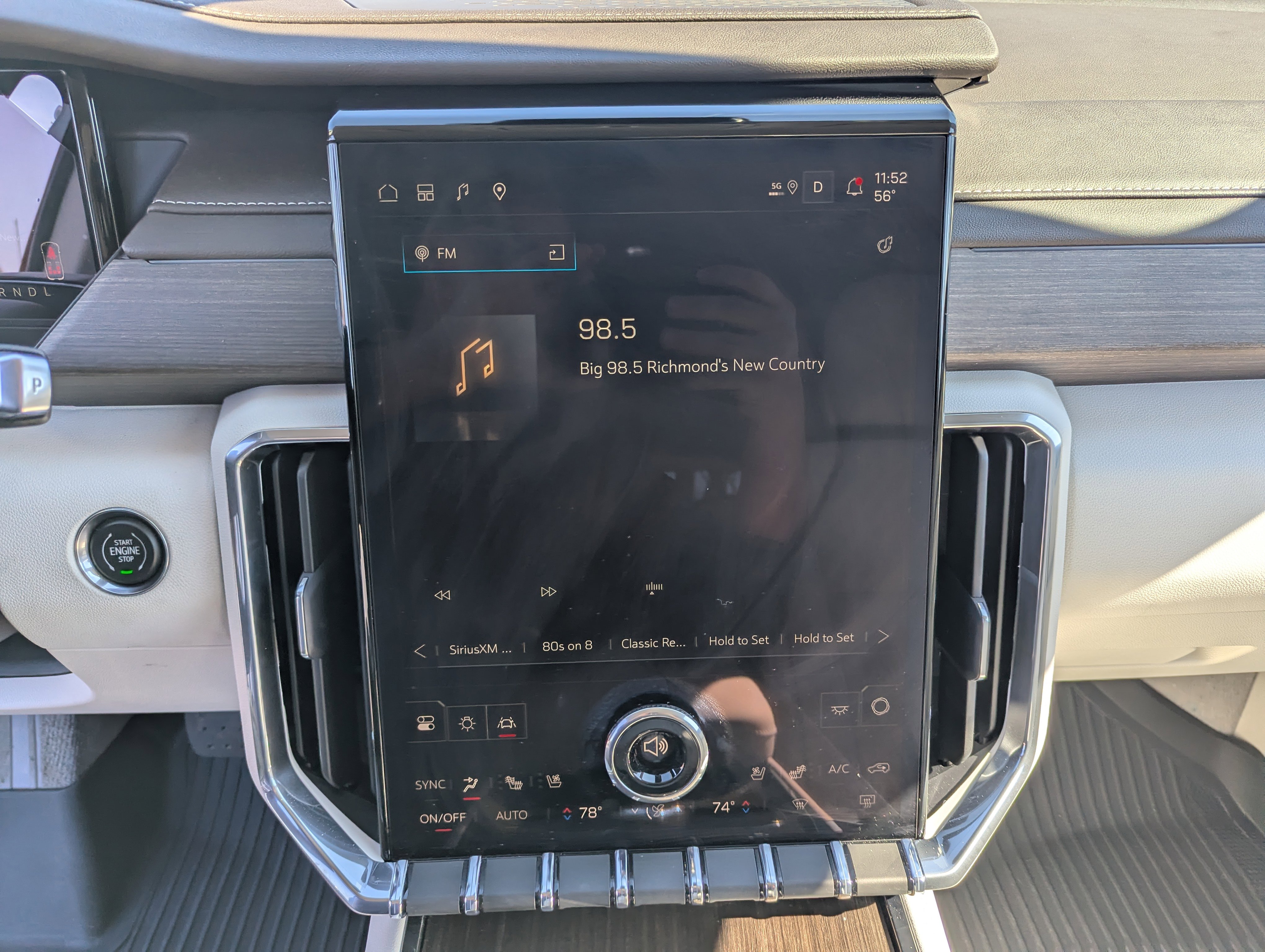 Used 2025 GMC Acadia Denali w/ LPO, Floor Liner Package image 23