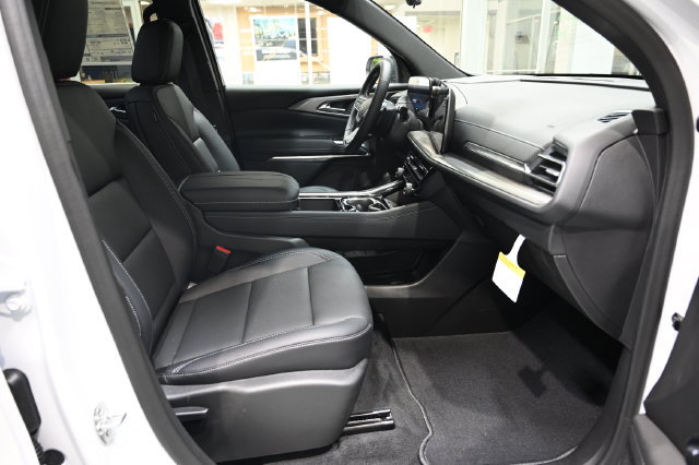 New 2027 Chevrolet Traverse LT w/ Midnight/Sport Edition FWD image 10